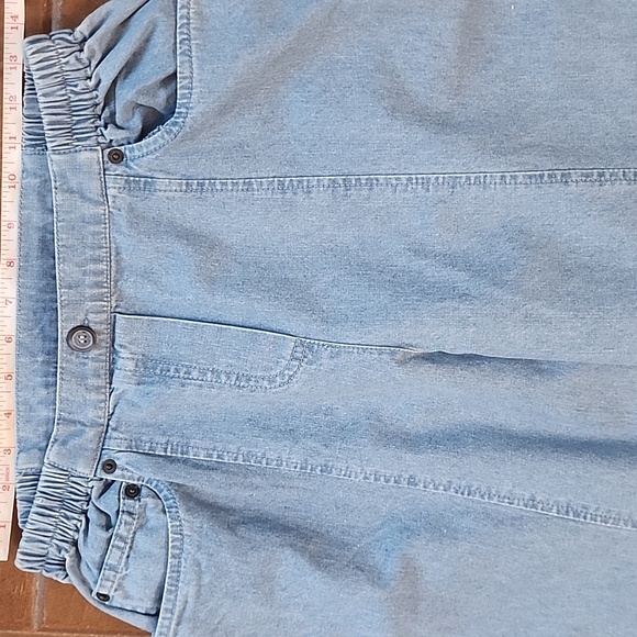 Cathy Daniels Woven Chambray Denim Blue Pull On Wide Leg Jeans Size Medium - Picture 6 of 12